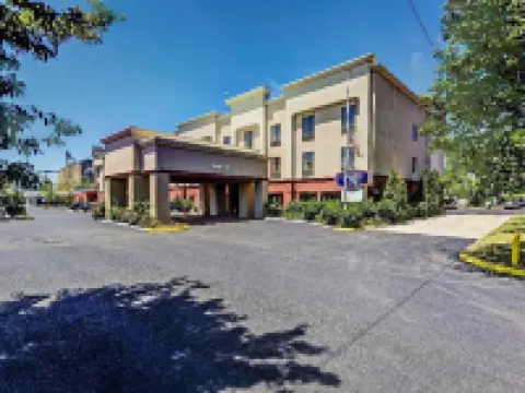 Holiday Inn Express & Suites LA JOLLA – WINDANSEA BEACH by IHG Hotels in La Jolla