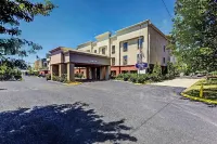 Holiday Inn Express & Suites la Jolla – Windansea Beach Hotel dekat Map and Atlas Museum of La Jolla