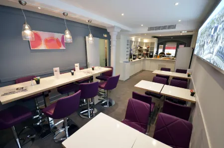 Best Western Dijon Centre Gare Отели рядом с достопримечательностью «Museum of the life of Bourguignonne»