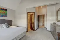 4Br Renovated - Sleeps 12- Downtown Breck by RedAwning