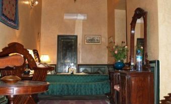 Nadir Home