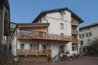 Locanda le Tre Oche فنادق في Ledro
