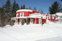 Auberge de La Tour du Lac Các khách sạn ở Sainte-Agathe-des-Monts