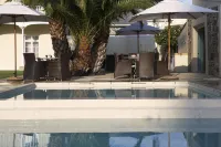 Queen Victoria Hotel by Newmark - Pools