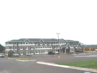 Country Inn & Suites by Radisson, Prairie du Chien Hotels near Walgreens