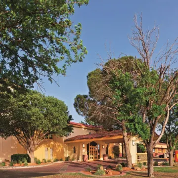 Baymont by Wyndham Lubbock - Downtown Civic Center