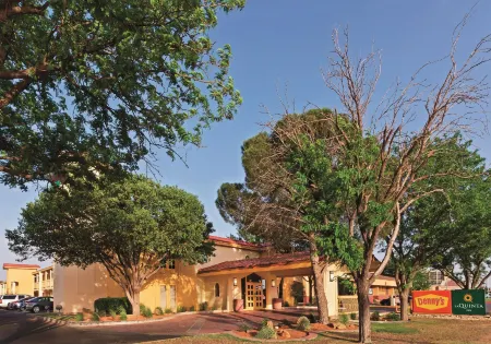 Baymont by Wyndham Lubbock - Downtown Civic Center