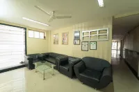 Hotel Aashish Deluxe Lodging, Kolhapur