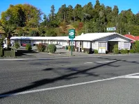 Coachman Motel Hotels in Pukeokahu