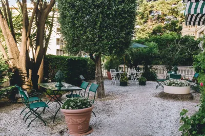 Eveline Portosole Hotel فنادق في سان ريمو