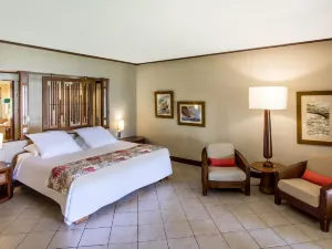 Paradis Beachcomber Golf Resort & Spa
