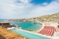 Super Paradise Hotel