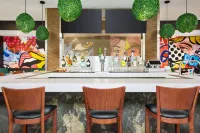 Wingate by Wyndham Bronx/Haven Park - bar