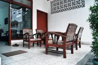 Griya Ainard Hotels near Taman Sari
