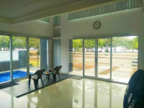 Villa Kaca