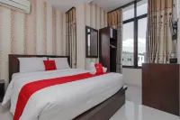 RedDoorz Plus @ Paal 2 Manado Hotels in Mapanget
