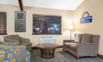 Days Inn & Suites by Wyndham Baxter Brainerd Area