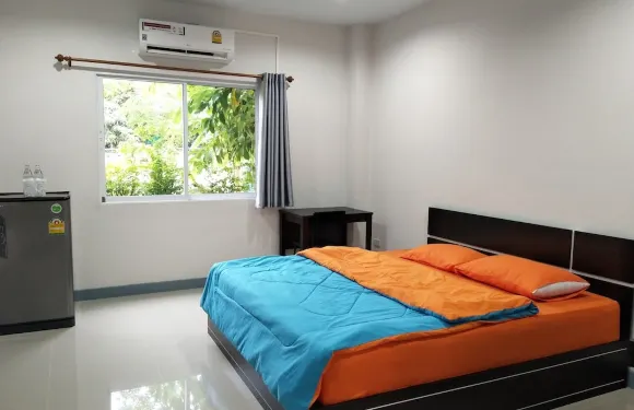 八月河岸度假村