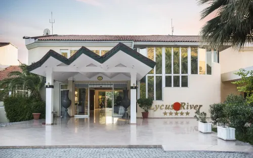 Lycus River Thermal Hotel