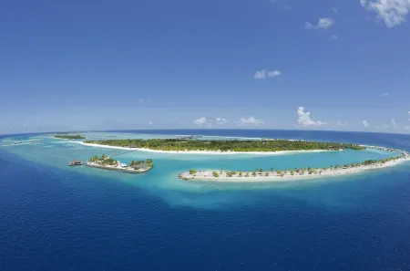 Villa Nautica Paradise Island Resort Отели рядом с достопримечательностью «Ланканфинолу»