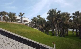 Relax Waterfront Serviced Apartment