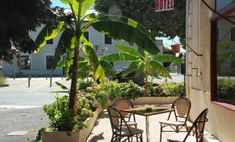 Hotel Cafe de la Gare - Housity