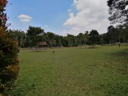 Natural Hill Cisarua Lembang Отели в г. Cisarua