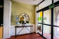 Hotel Plaza Morelia - 2-Star