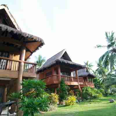 Hoyohoy Villas Hotel Exterior