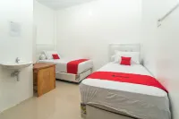 RedDoorz Syariah Near Pelabuhan Ulee Lheue Banda Aceh Hotels in Blang Oi