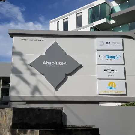 Absolute Twin Sands Resort & Spa Отели рядом с достопримечательностью «Пляж Мерлин»