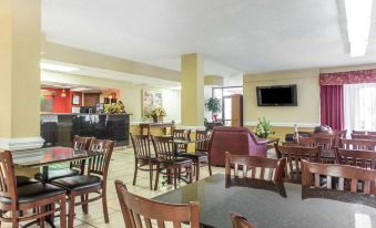 Clarion Pointe Statesville - Housity
