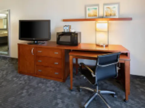 艾迪生中途萬怡酒店 艾迪生酒店