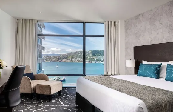 威靈頓瑞吉斯酒店, EVT旗下