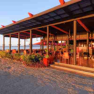 Hilton Fiji Beach Resort and Spa Hotel Exterior