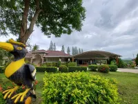 Tanaosri & Creekside Resort