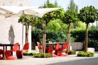 Hilton Madrid Airport Hôtels à proximité de : Centro Comercial Las Rosas