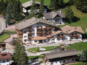 Alpine Touring Hotel Val di Fassa Dolomiti