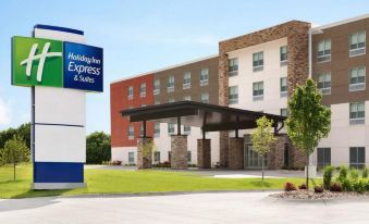 Holiday Inn Express & Suites Sauk City