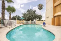La Quinta Inn & Suites by Wyndham Houston Baytown East - Pools