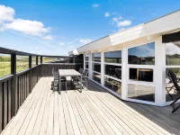 "Elvie" - 200m from the Sea
