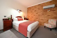 Narrandera Club Motor Inn