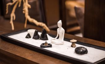 Cloud Country - Yi Xianju (Dali Ancient City Store)