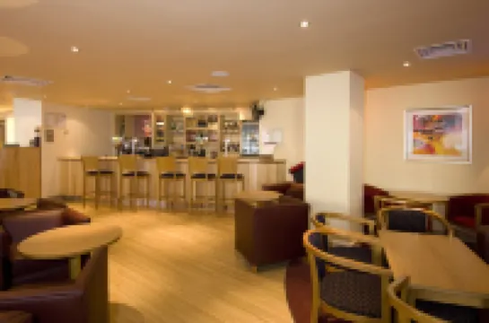 พรีเมียร์ อินน์ เชสเตอร์ - เรลเวย์ สเตชัน