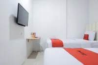 RedDoorz @ Aksara Medan Hotels in Medan Tembung