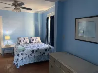 Mermaids & Mutts 3 Bedroom Bungalow by RedAwning Hotels near Embry-Riddle Aeronautical University