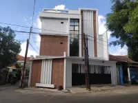 Urbanview Badran Residence Syariah Manahan Hotels in Purwosari