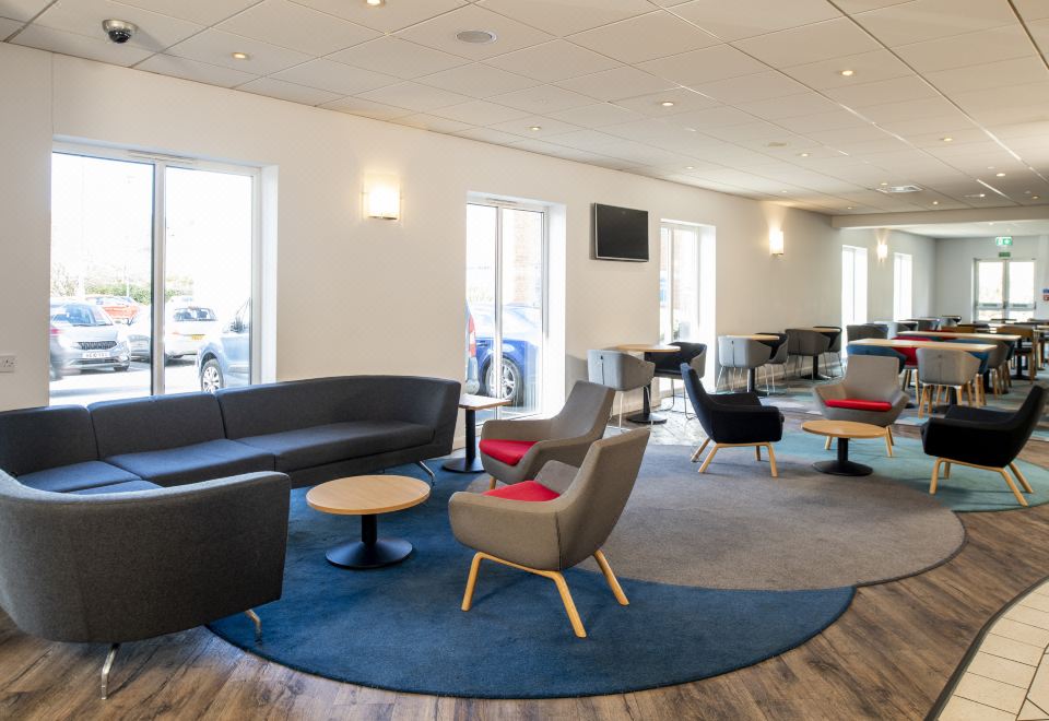 홀리데이 인 익스프레스 전경