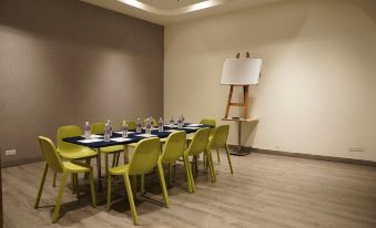 Holiday Inn Express Hyderabad Hitec City