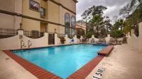 Best Western Plus New Caney Inn  Suites - Pools